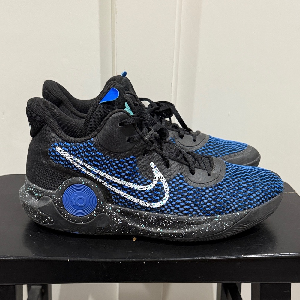 Nike - Kevin Durant - KD Black and Blue Sneakers - Used size 12